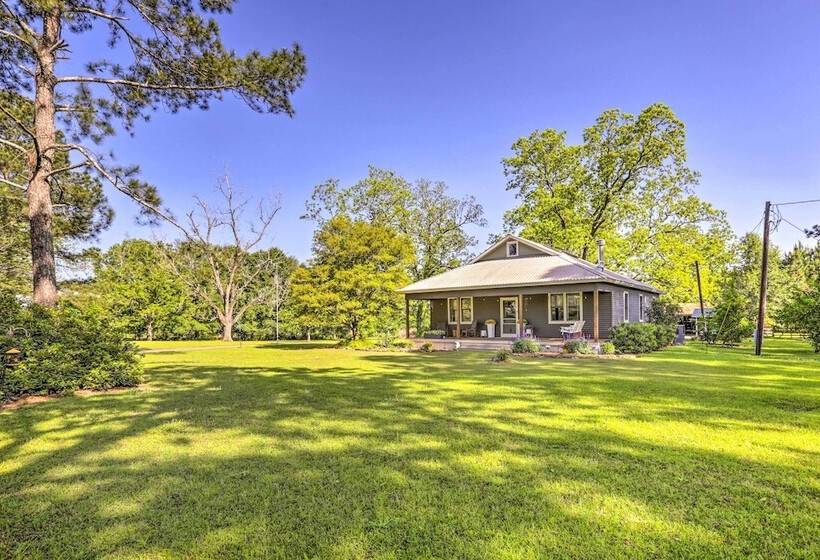 Peaceful Cairo Farmhouse W/ Barn & Fire Pit
