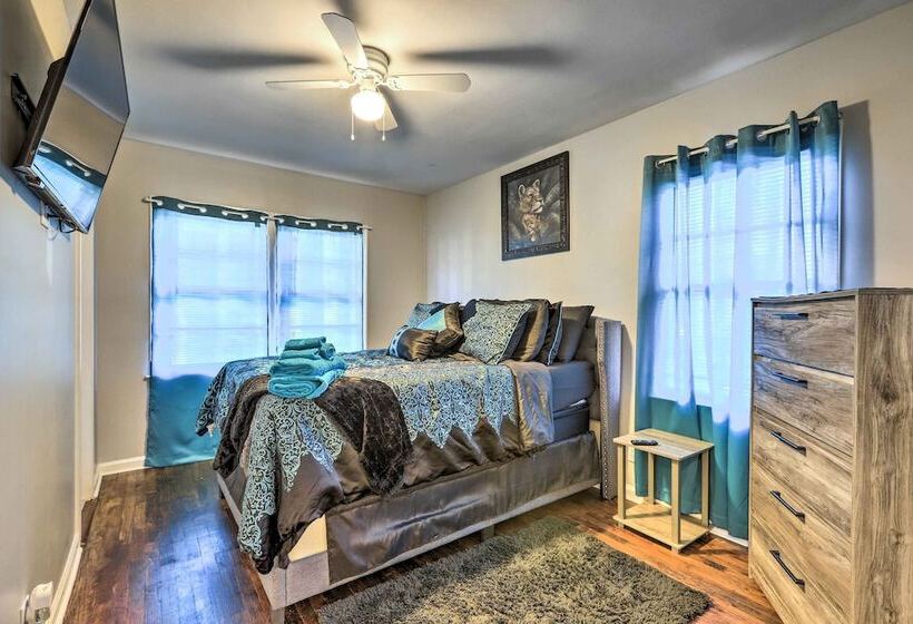 Peaceful Columbus Retreat W/ Deck & Yard!