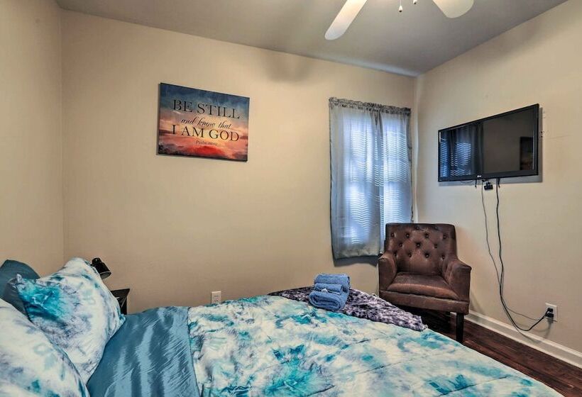 Peaceful Columbus Retreat W/ Deck & Yard!