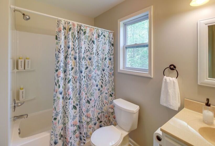 Peaceful Ellijay Home W/ Deck   Hike & Fish!