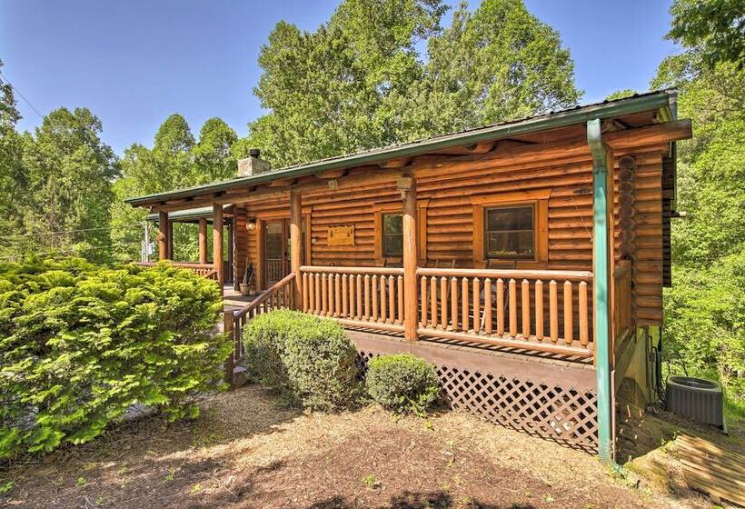 Peaceful Forest Escape W/ Game Room + Hot Tub