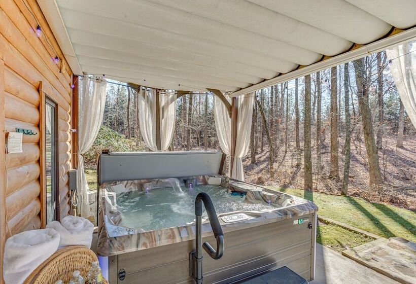 Peaceful Lawrenceville Cabin W/ Hot Tub On 6 Acres