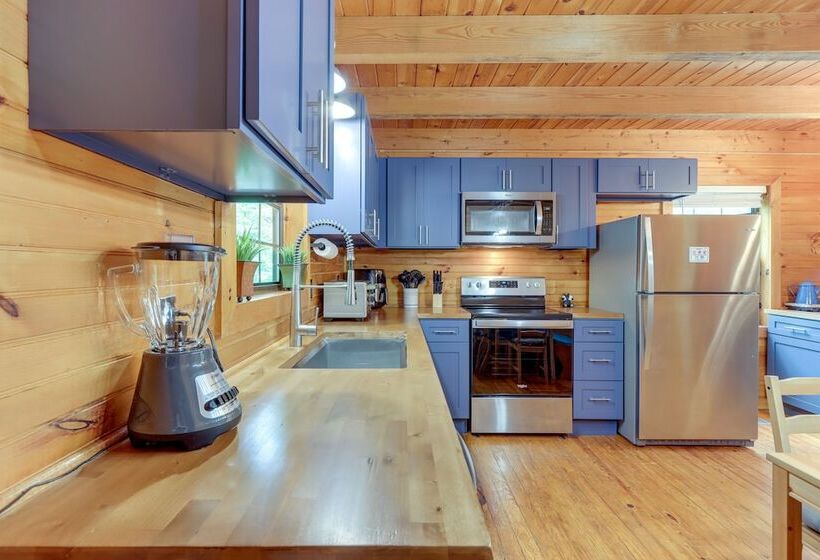 Peaceful Mineral Bluff Cabin: Family Friendly!