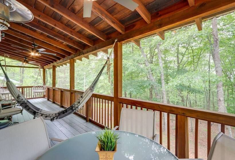 Peaceful Mineral Bluff Cabin: Family Friendly!