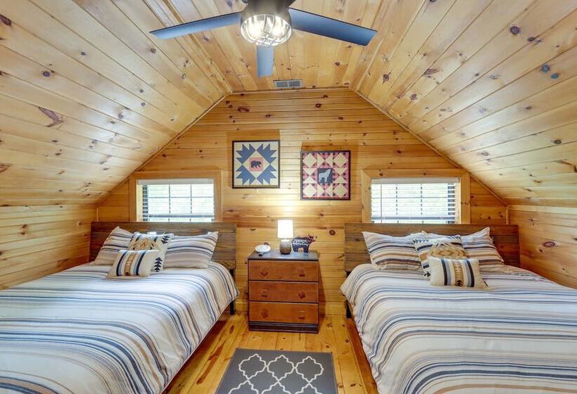 Peaceful Mineral Bluff Cabin: Family Friendly!