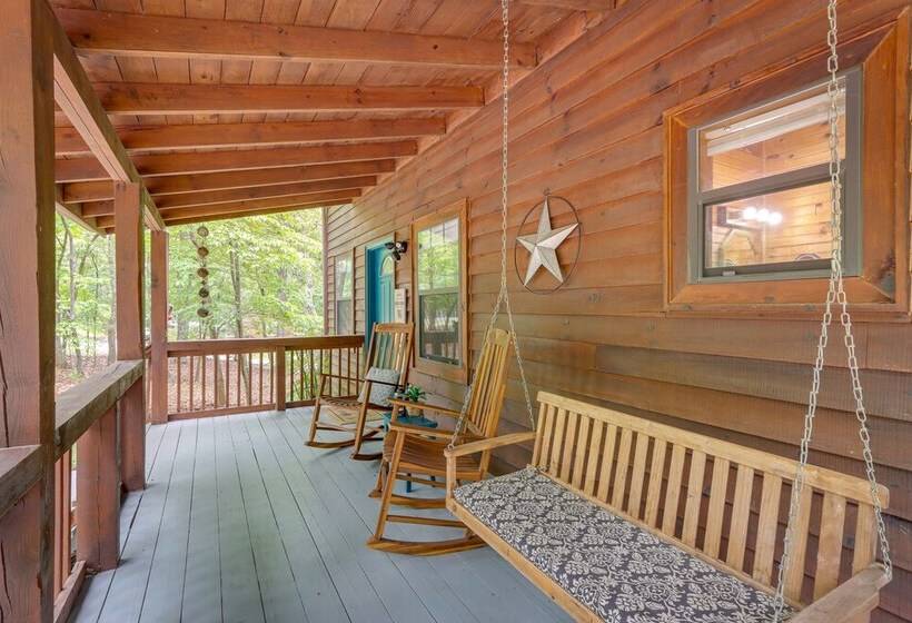 Peaceful Mineral Bluff Cabin: Family Friendly!