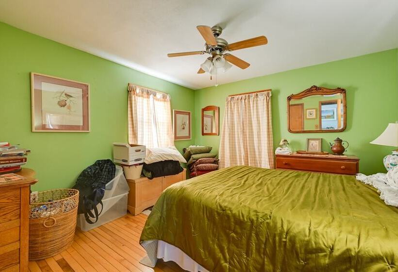 Peaceful Necedah Retreat: 3 Mi To Lakes!