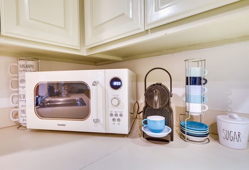 Peaceful Pasadena Retreat W/ Patio Near Trails!