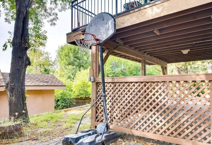 Peaceful Pasadena Retreat W/ Patio Near Trails!