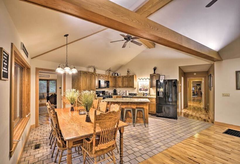 Peaceful & Secluded Home W/ Private Fire Pit!