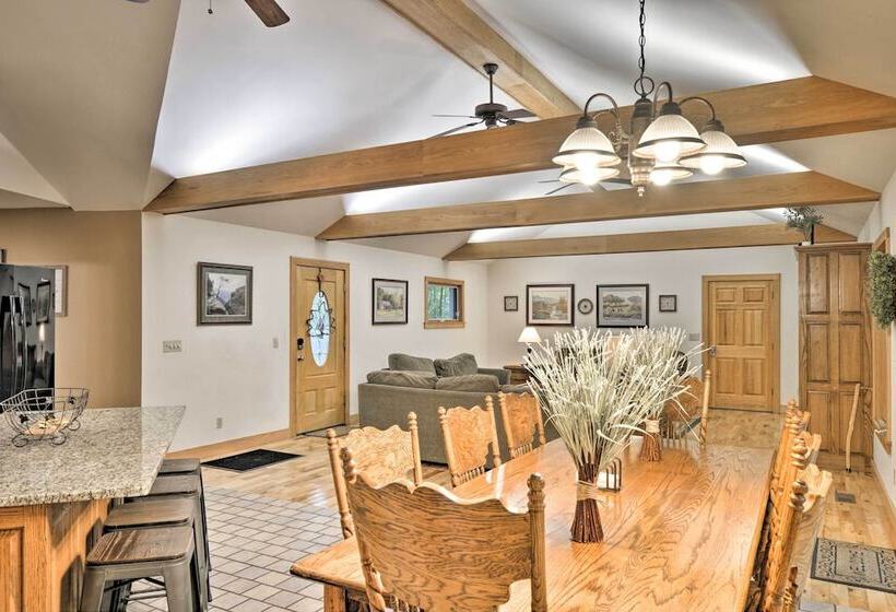 Peaceful & Secluded Home W/ Private Fire Pit!