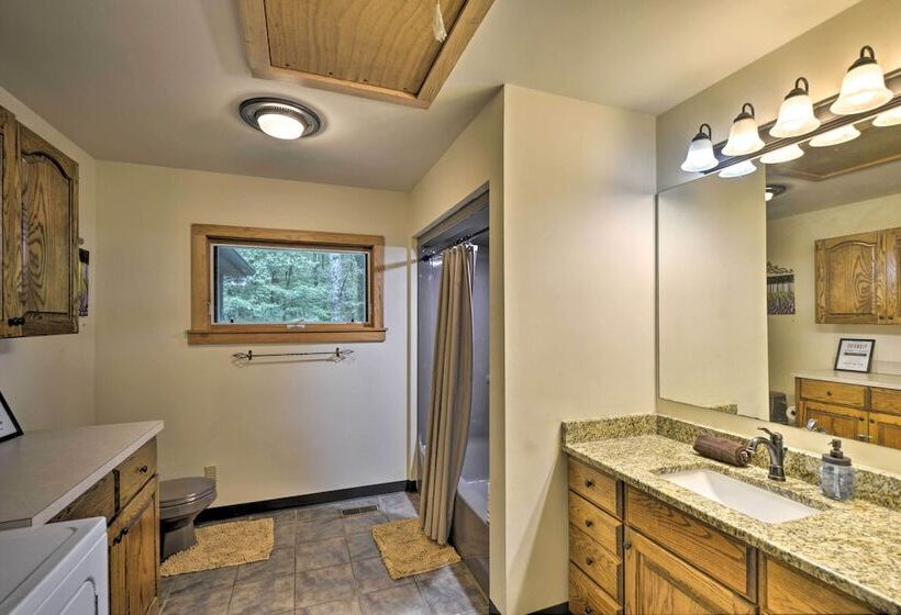 Peaceful & Secluded Home W/ Private Fire Pit!