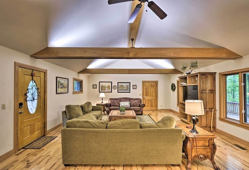 Peaceful & Secluded Home W/ Private Fire Pit!