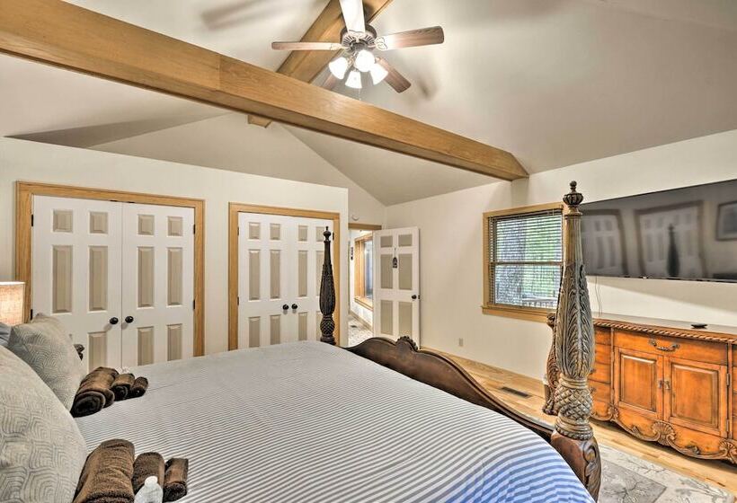 Peaceful & Secluded Home W/ Private Fire Pit!