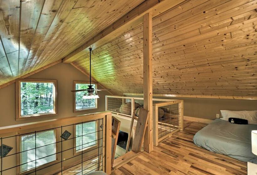 Peaceful & Secluded Home W/ Private Fire Pit!