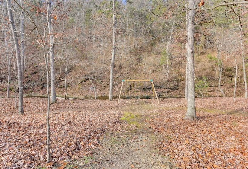 Wardensville Cabin W/ Hot Tub, Creek & Fire Pit!