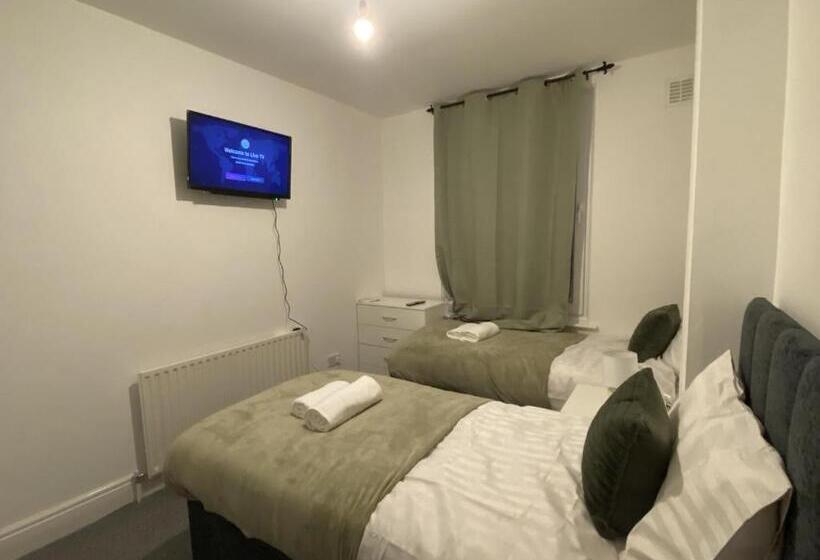 膳宿费 Cosy 3bd Guesthouse. Private Bathrooms