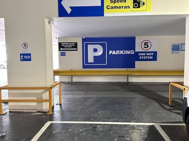 بنسيون Maze Apartments And Rooms