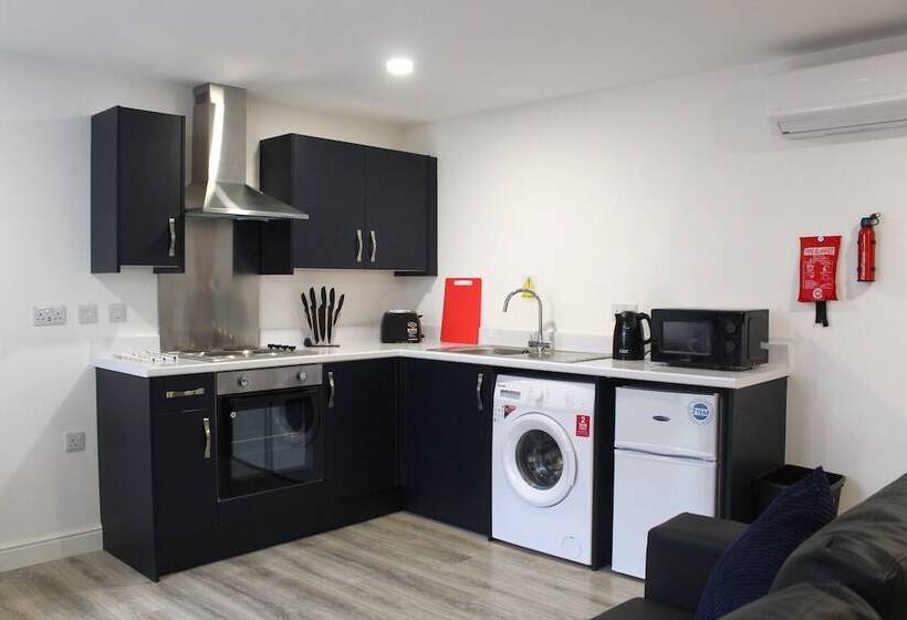 بنسيون Maze Apartments And Rooms