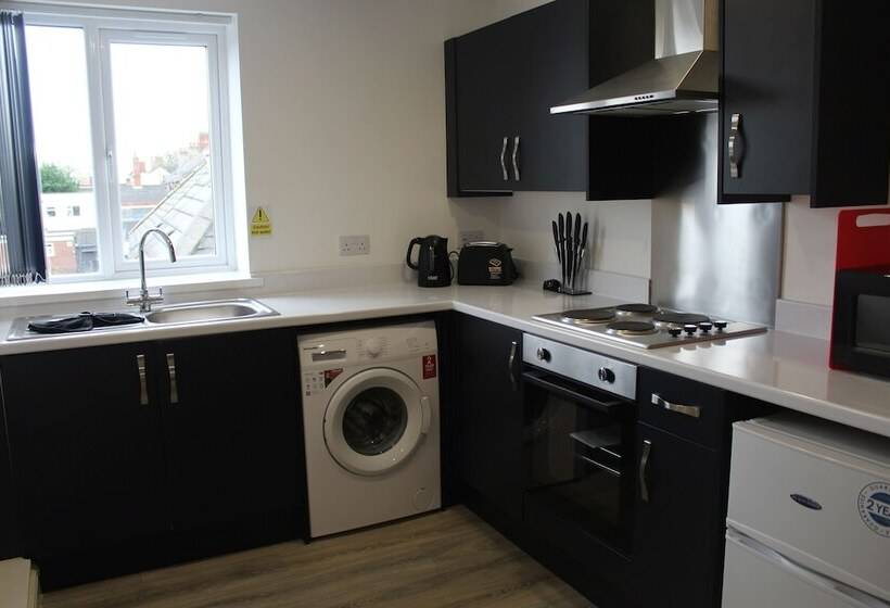 بنسيون Maze Apartments And Rooms