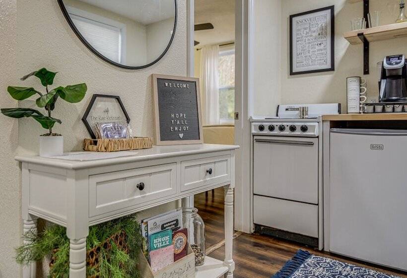 Pet Friendly Cottage ~ 8 Mi To Downtown Knoxville!