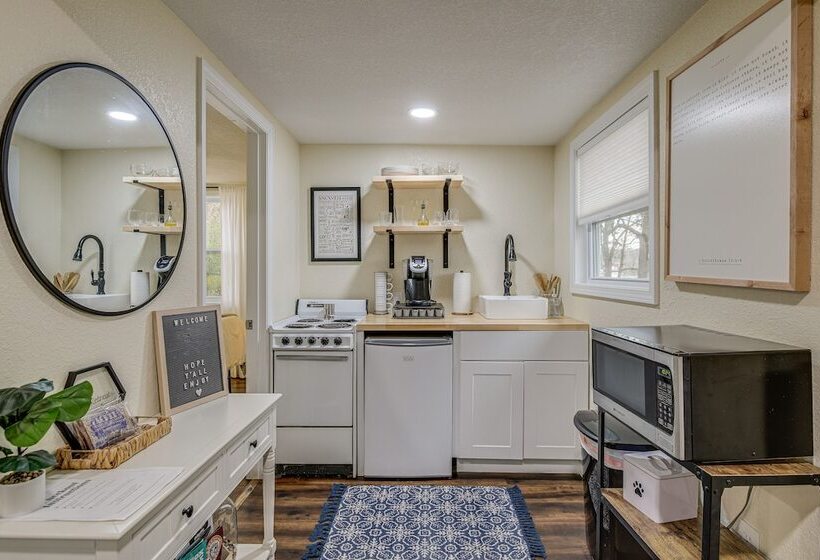 Pet Friendly Cottage ~ 8 Mi To Downtown Knoxville!