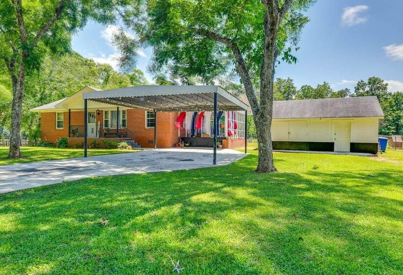 Pet Friendly Douglasville Home W/ Screened Porch!