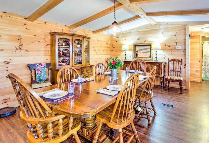 Pet Friendly Ellijay Escape W/ Yard & Grill!