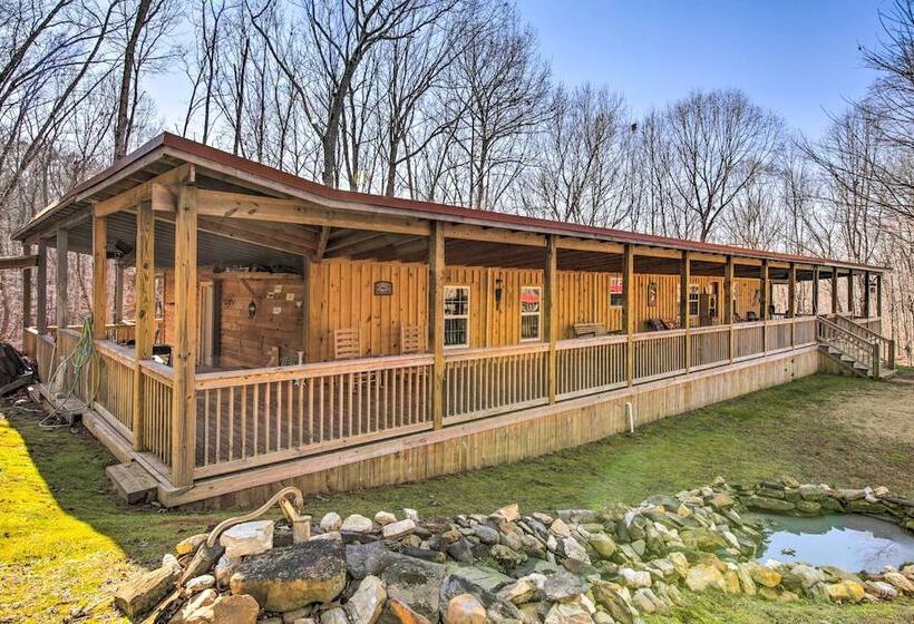 Pet Friendly Ellijay Escape W/ Yard & Grill!