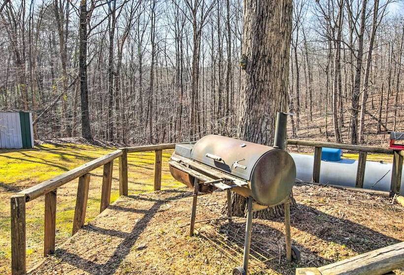 Pet Friendly Ellijay Escape W/ Yard & Grill!