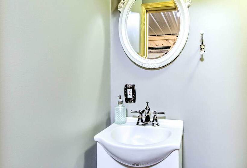 Pet Friendly Ellijay Escape W/ Yard & Grill!