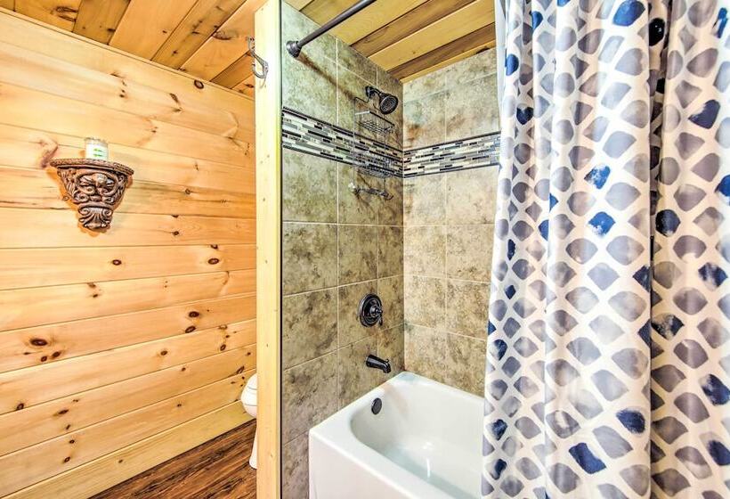 Pet Friendly Ellijay Escape W/ Yard & Grill!