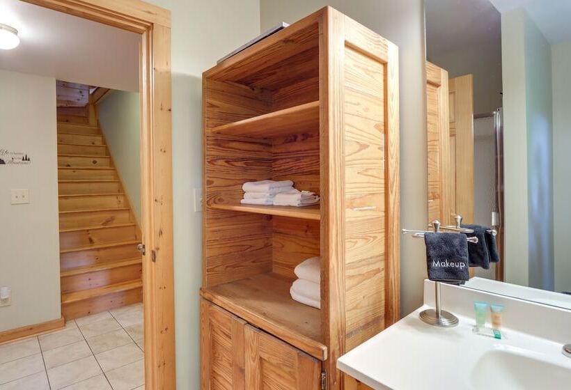 Pet Friendly Ellijay Home W/ Hot Tub + Game Room!