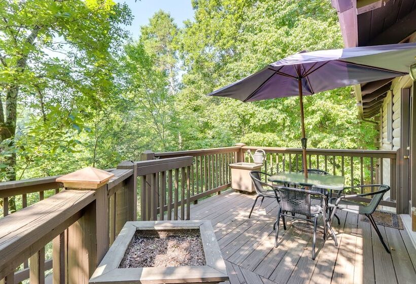 Pet Friendly Ellijay Home W/ Hot Tub + Game Room!