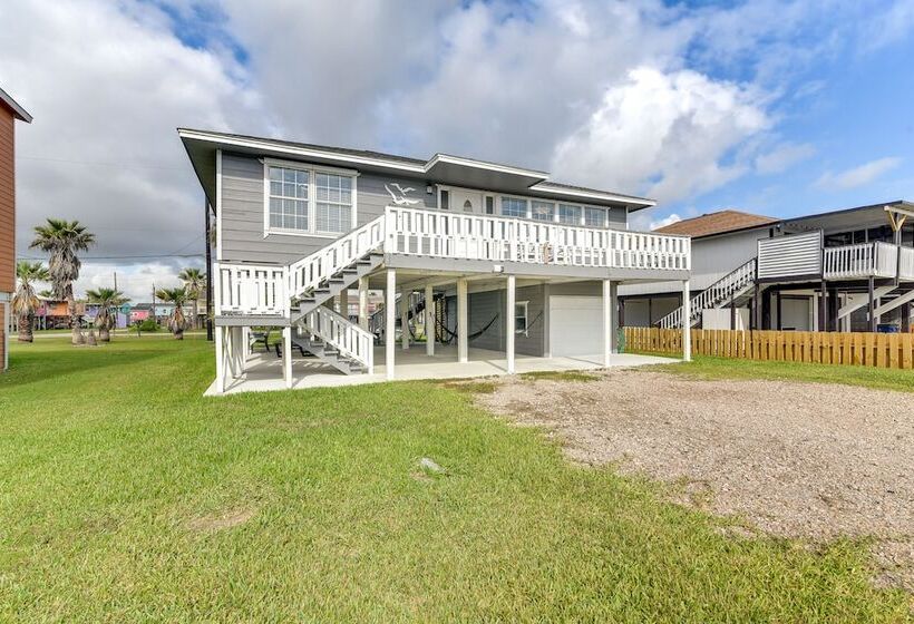 Pet Friendly Freeport Beach House W/ Covered Patio