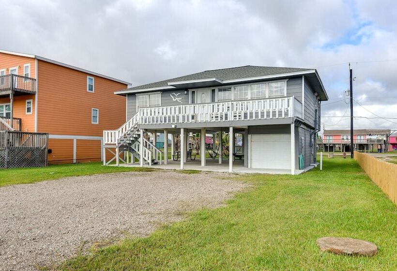 Pet Friendly Freeport Beach House W/ Covered Patio