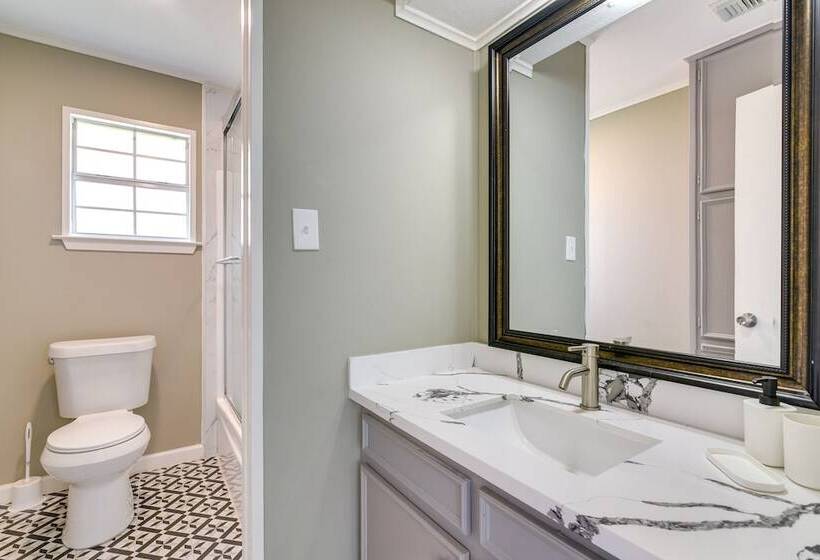 Pet Friendly Freeport Beach House W/ Covered Patio