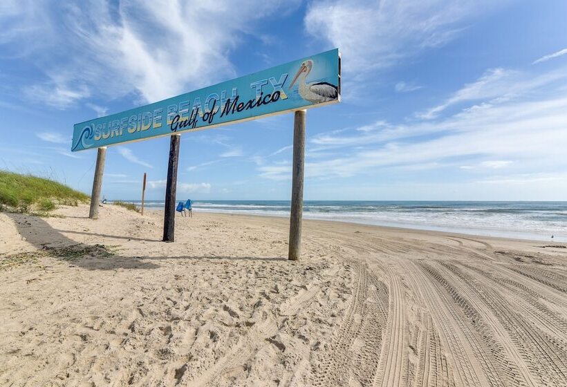 Pet Friendly Freeport Beach House W/ Covered Patio