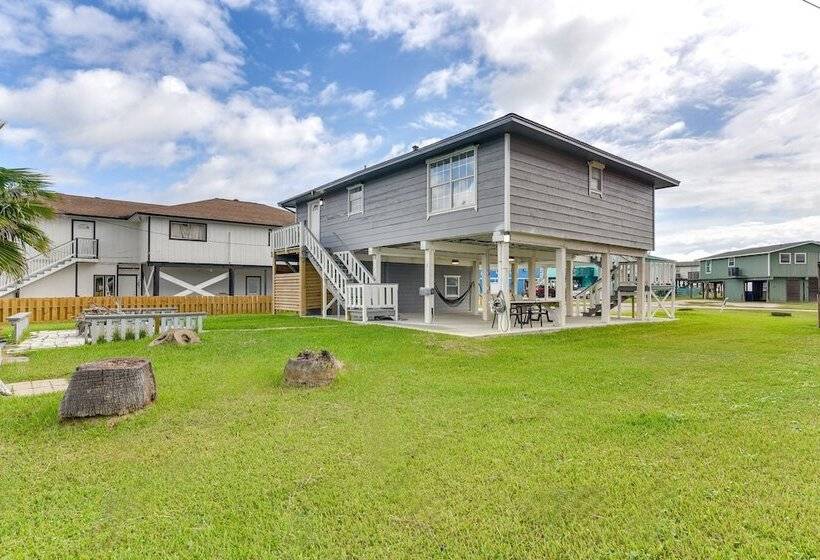 Pet Friendly Freeport Beach House W/ Covered Patio