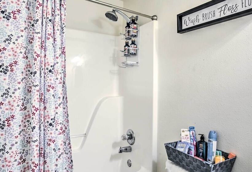 Pet Friendly Home < 3 Mi To French Quarter!