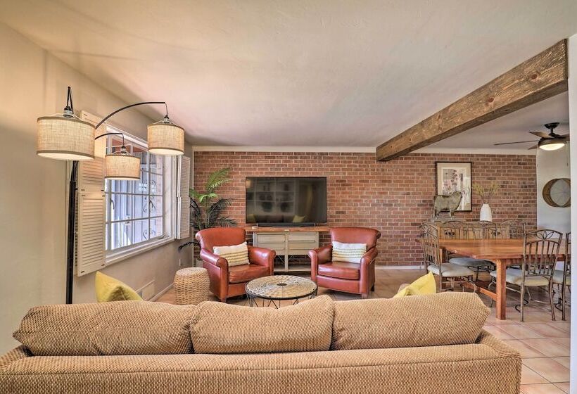 Pet Friendly Home, 4 Miles To U Of A Campus