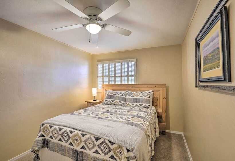 Pet Friendly Home, 4 Miles To U Of A Campus