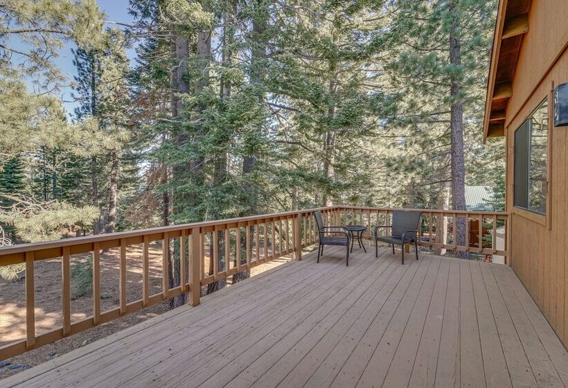 Pet Friendly Home In Truckee W/ Balconies + Grill!