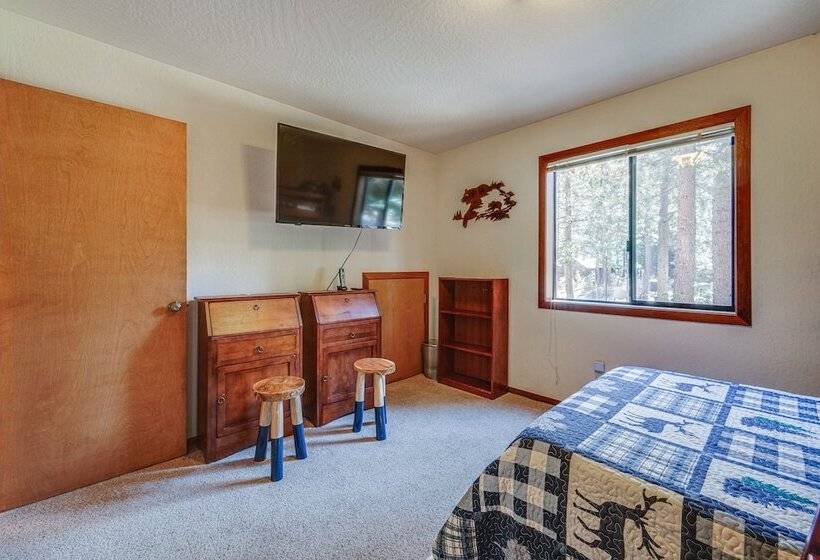 Pet Friendly Home In Truckee W/ Balconies + Grill!