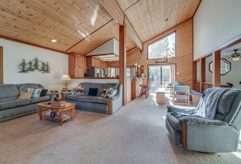 Pet Friendly Home In Truckee W/ Balconies + Grill!