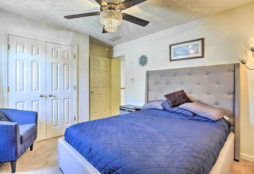 Pet Friendly Home W/ Yard ~ 15 Mi To Atlanta!