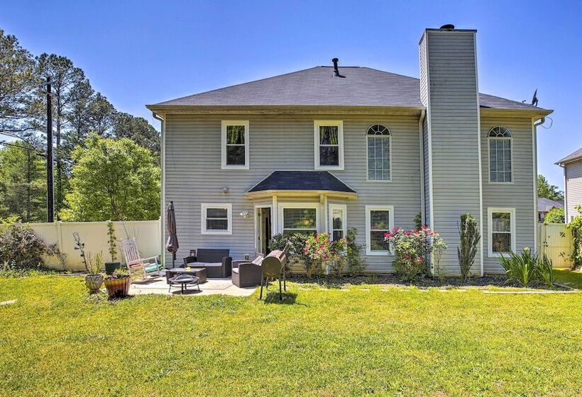 Pet Friendly Home W/ Yard ~ 15 Mi To Atlanta!