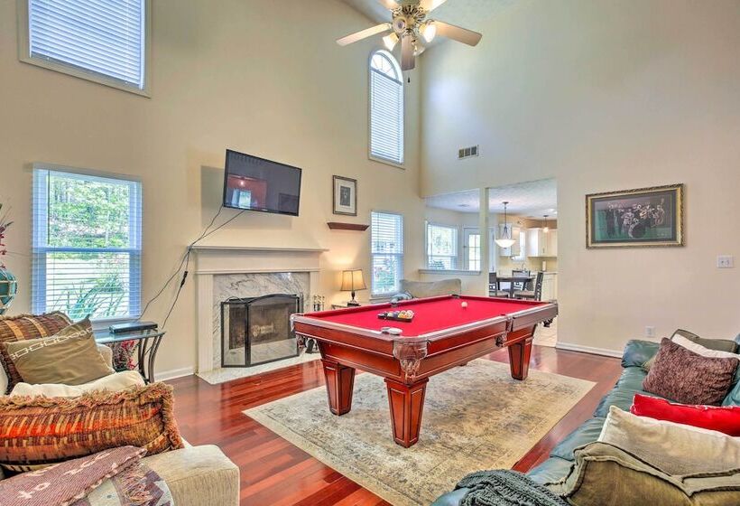 Pet Friendly Home W/ Yard ~ 15 Mi To Atlanta!