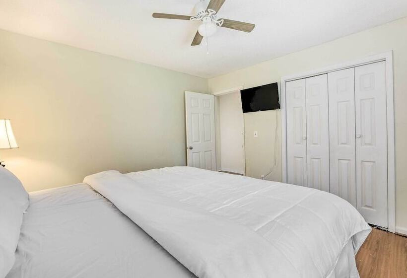 Pet Friendly House W/ Deck In Lawrenceville