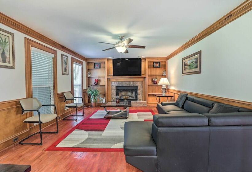 Pet Friendly House W/ Deck In Lawrenceville